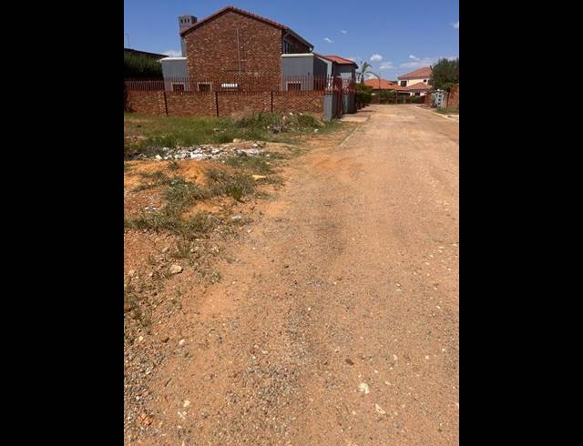 LAND FOR SALE IN GOLF VIEW